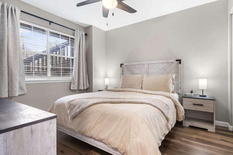 Bedroom 2, Modern Comfort Retreat, Stone