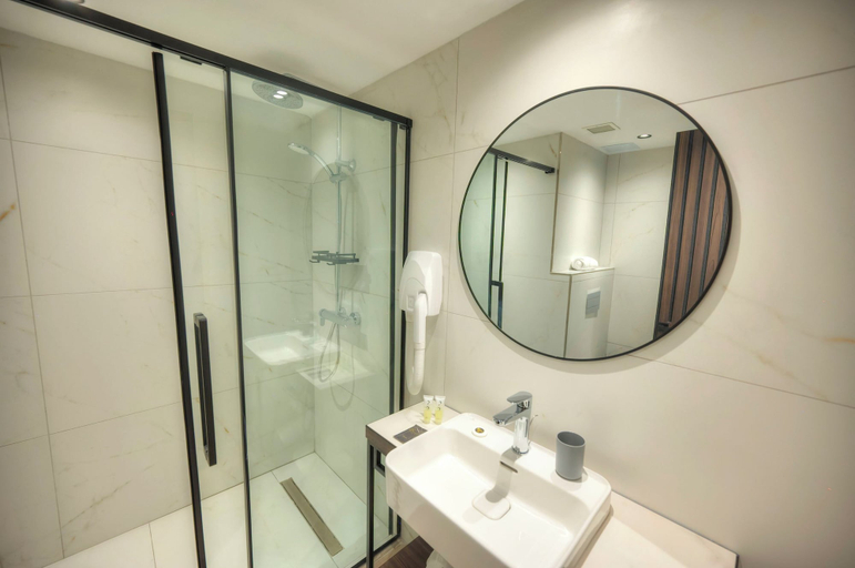 Bathroom 4, Aste Hotel, St Julian's