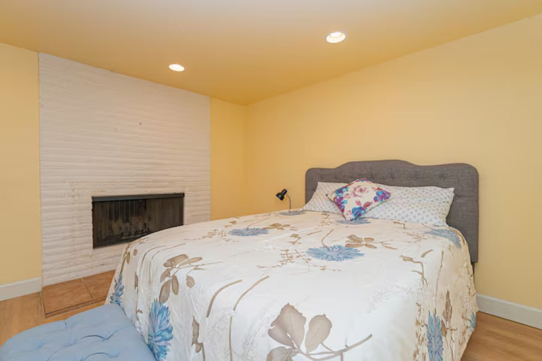 Bedroom 3, Mercer Island Escape Luxury Stay, King