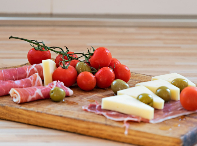 Food & Drinks, Vila Nira Radonić, Unešić