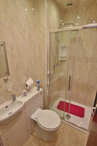 Shower 5, Fairhaven Holiday Flats, Blackpool