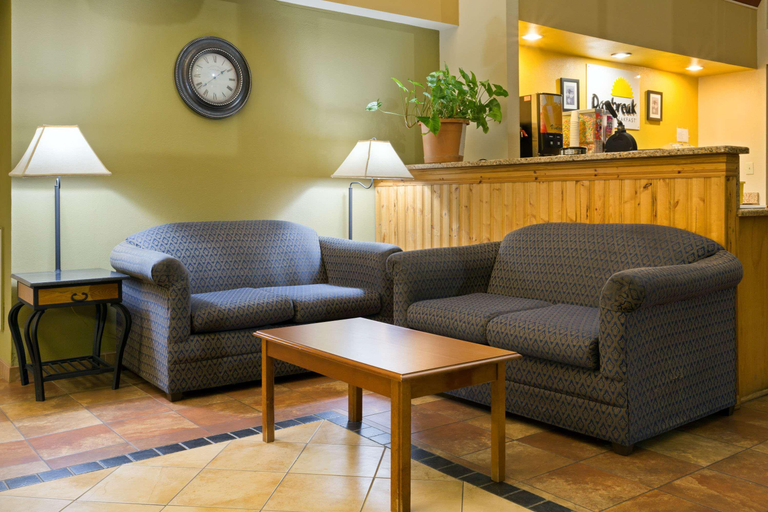 Public Area 2, Days Inn by Wyndham Clinton, Sampson