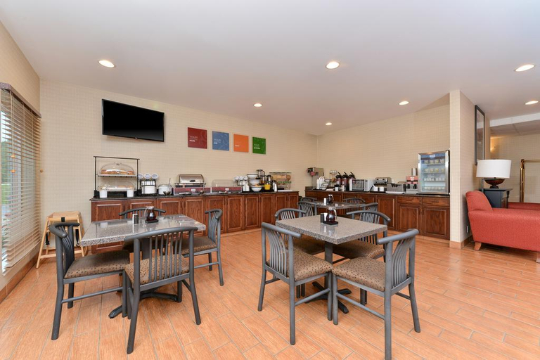 Food & Drinks 5, Comfort Inn Us 60/63, Howell