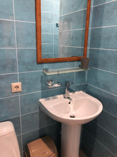 Bathroom 5, Alkatraz, Ovidiopol's'kyi