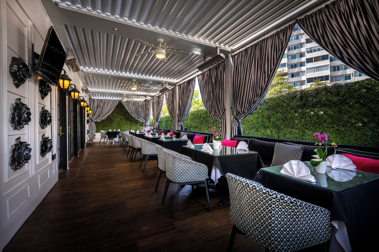 Food & Drinks 5, Beverly Hills Plaza, Los Angeles
