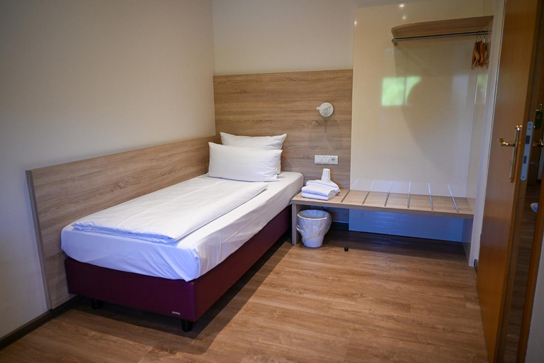 Bedroom 2, Weingut Sandwiese Winzerhotel, Worms