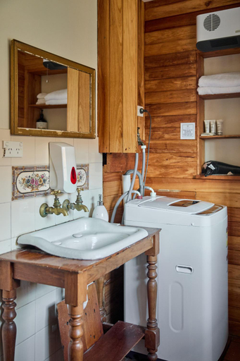 Bathroom 3, Woolmers Estate, Northern Midlands - Pt B