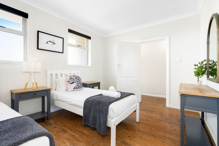 Others 4, Blouberg Heights 1608, City of Cape Town
