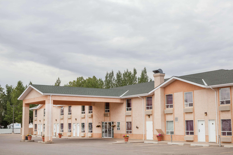 Exterior & Views 2, Days Inn by Wyndham Taber, Division No. 2
