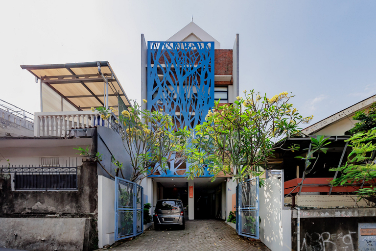 Exterior & Views 3, RedDoorz Plus near Radio Dalam 3, South Jakarta