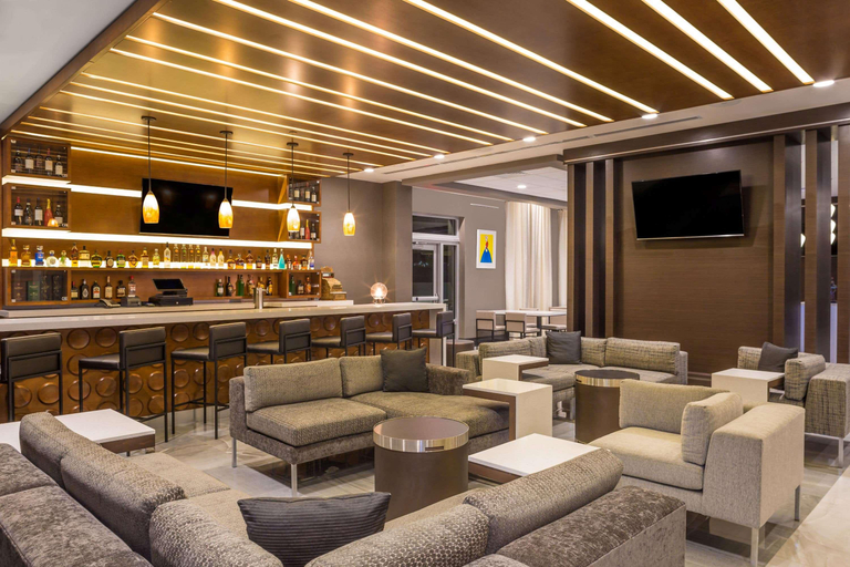 Public Area 2, Wingate By Wyndham Miami Airport, Miami-Dade