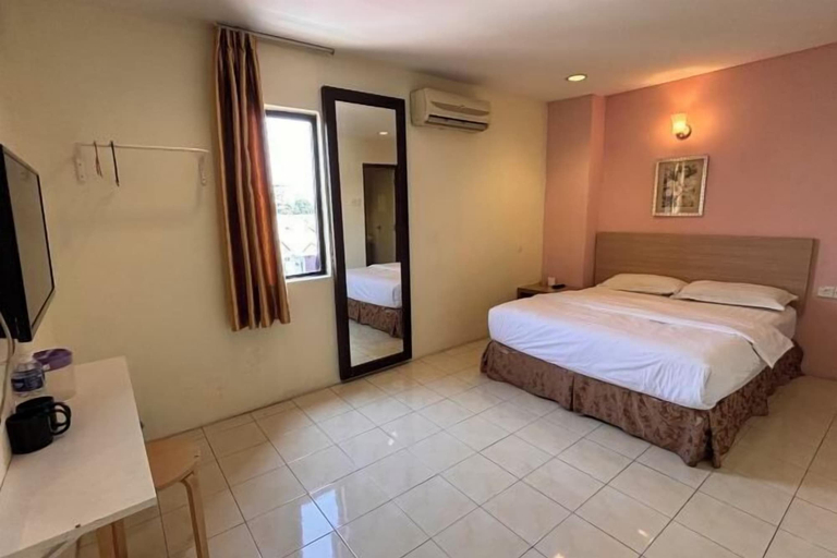 Bedroom 14