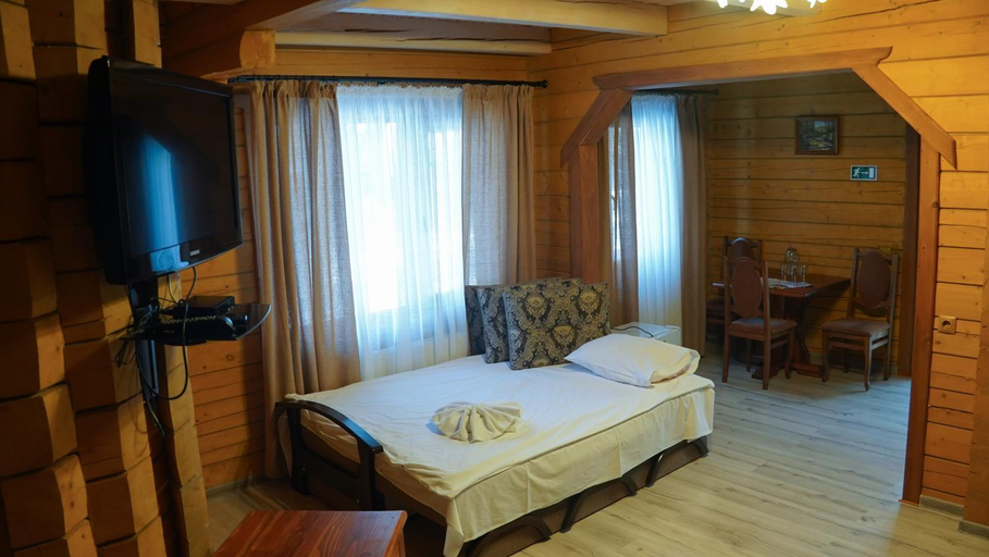 Bedroom 2, Karpatski Dzherela, Iaremchans'ka