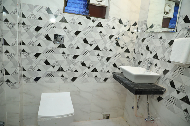 Bathroom, Aashhiana Guest House Entire 2BHK Service Apartments, Kolkata, Kolkata