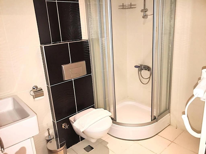 Bathroom 5, Alfa Apart Hotel, Antalya