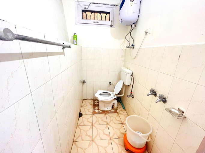 Bathroom 3, Frosty Woods Homestay, Shimla