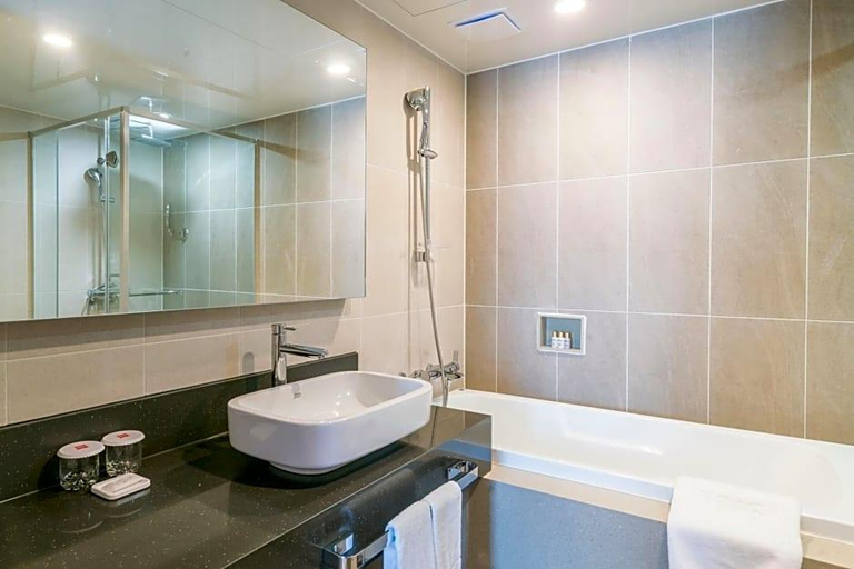 Bathroom 3, Ibis Ambassador Busan Haeundae, Haeundae