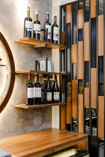 Food & Drinks 4, 1BR Makati, Lush Residences M004, Makati City