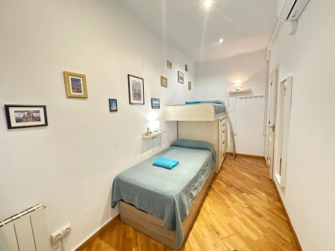 Bedroom 3, Calabria rooms, Barcelona