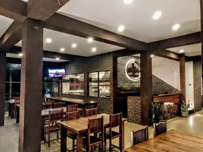 Food & Drinks, World's End Base Eco-Village, Imbulpe