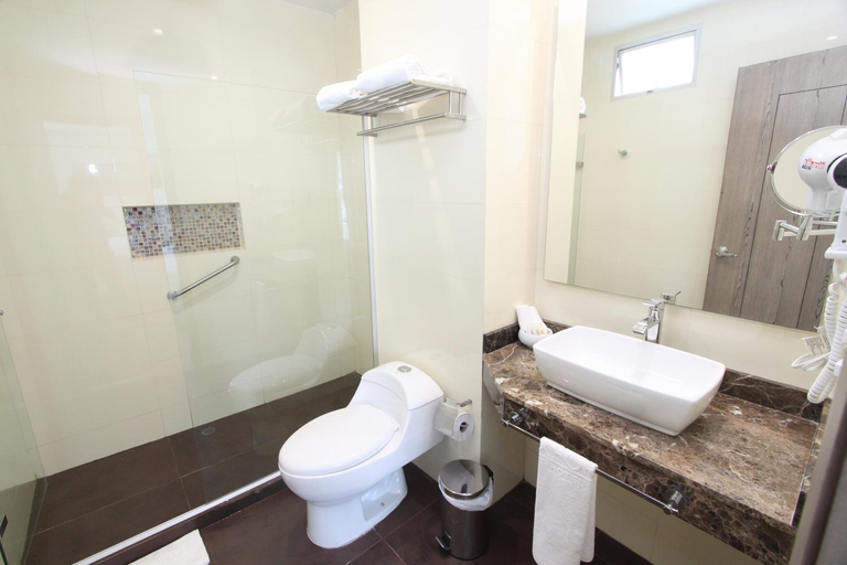 Bathroom 5, Hotel Oxford Barranquilla, Barranquilla