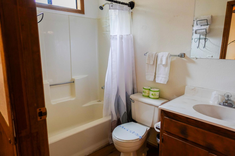 Bathroom 3, Sleepy Hollow Cabins And Hotel, San Bernardino