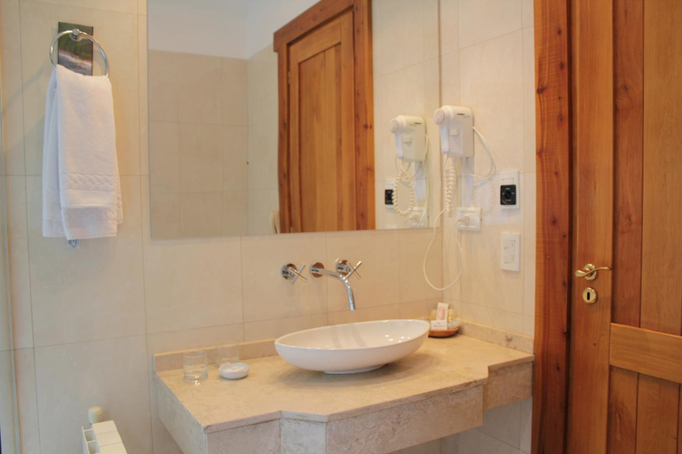 Bathroom 5, Aldea Bonita, Los Lagos