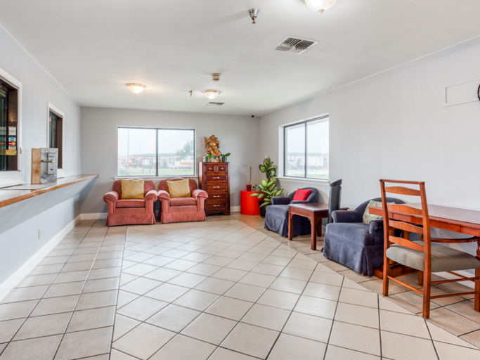Lobby 1, Studio Suites Extended Stay Hotel, Bexar