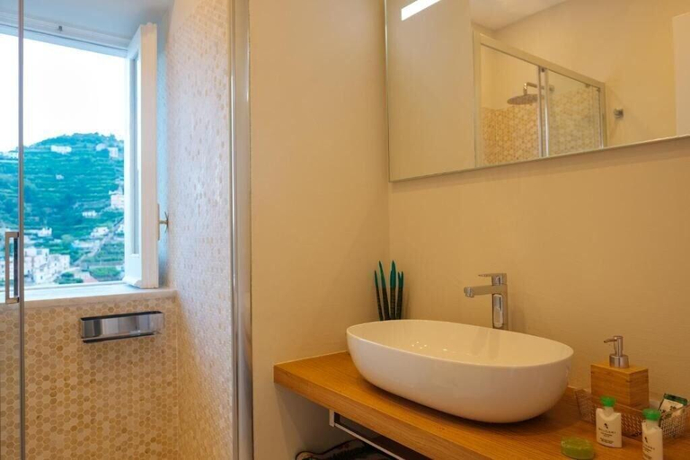 Bathroom 5, Villa Carlotta Minori, Salerno