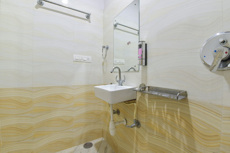 Bathroom, Fabhotel Prime Airport View, Jaipur