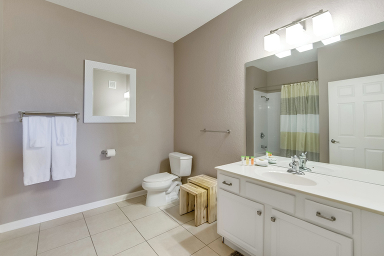 Bathroom, Sunset Retreat, Orange