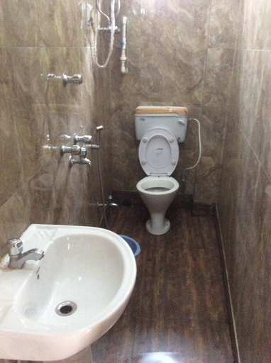 Bathroom 2, THE BANQUET, Haora