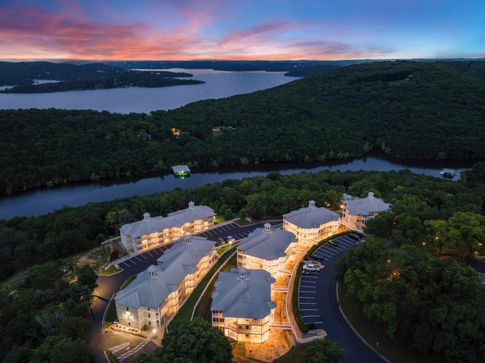 Others 5, Ozark Mountain Oasis For 7!, Stone