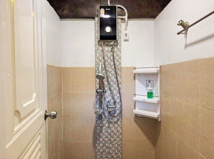 Bathroom 4, Tawan Ja Resort, Pak Chong