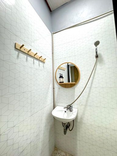 Bathroom, Shii Apartment, Đống Đa