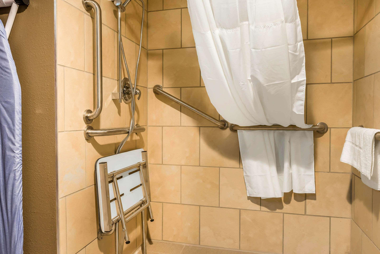 Bathroom 4, Clarion Inn Belle Vernon, Westmoreland