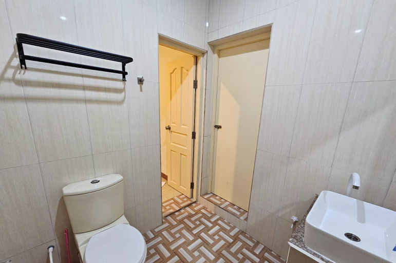 Bathroom 3, Kuri Himandhoo Inn, North Ari Atoll