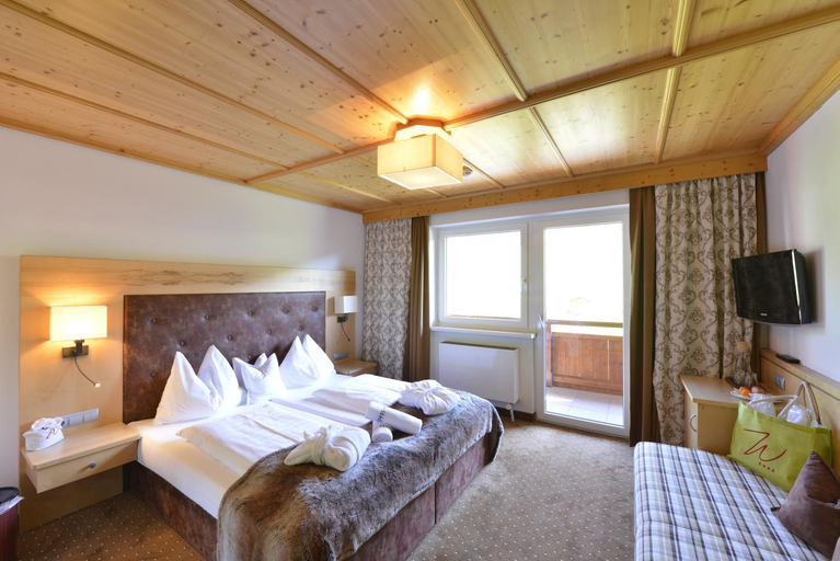 Bedroom 3, Hotel Der Wastlhof - Pools, Spa & eigene Reitschule, Kufstein