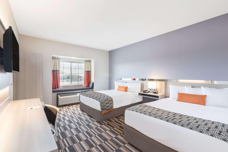 Bedroom 4, Microtel Inn & Suites By Wyndham Perry, Noble
