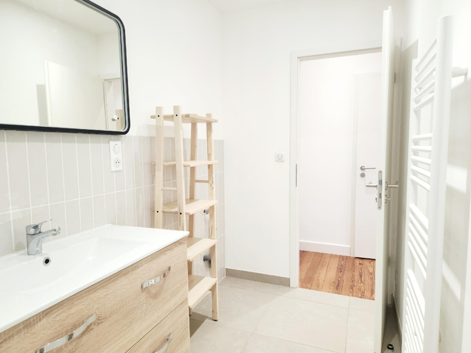Bathroom 3, Le Jardin d'Eden, Moselle