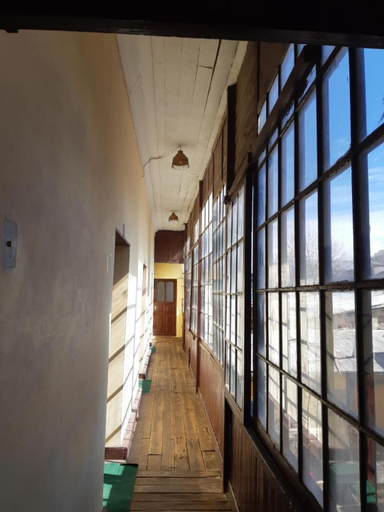 Others 4, Rummy Hostal, Antonio Quijarro
