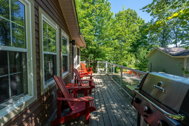 Others 5, Blue Water Acres, Muskoka