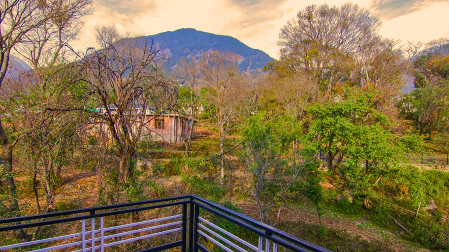 View 2, Sierra Inn by ShriGo Hotels, Kangra