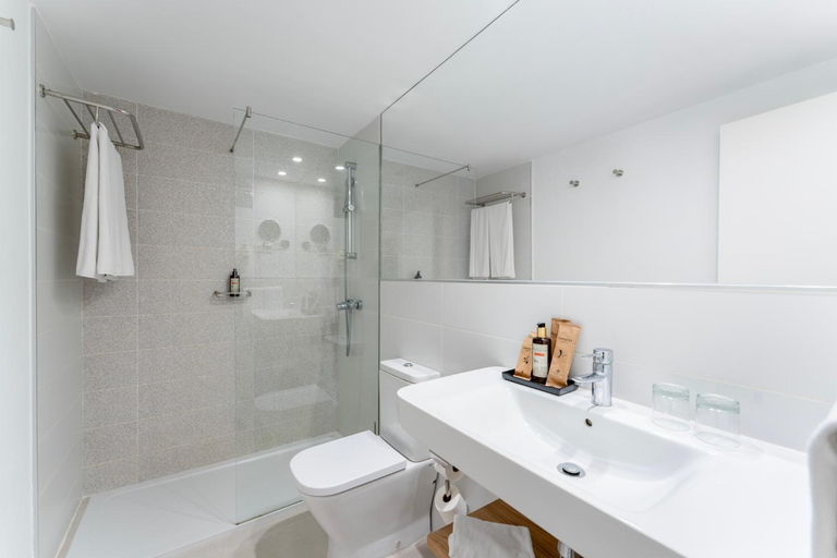 Bathroom 4, Hotel LIVVO Anamar Suites, Las Palmas