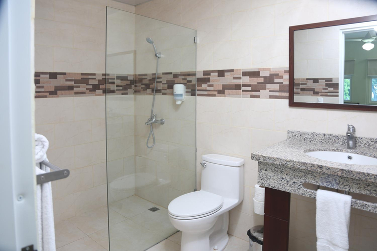 Bathroom 4, Anton Reef, Sosua