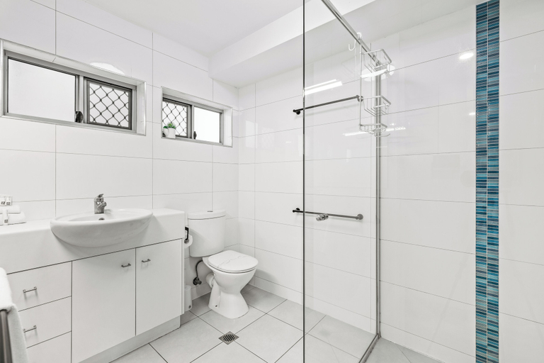 Bathroom 4, Maroochy Sands, Maroochy - Maroochydore
