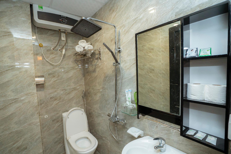 Bathroom 3, Golden Rose Premium Hotel, Hoàn Kiếm