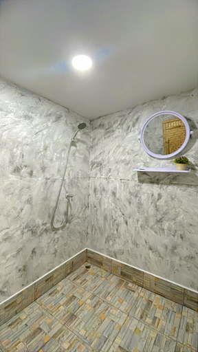 Bathroom 3, The White House Pakbara, Langu