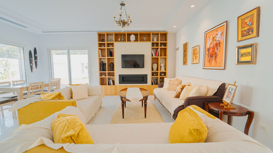 Room 2, La Marina Secure Seaside With Pool, La Marsa
