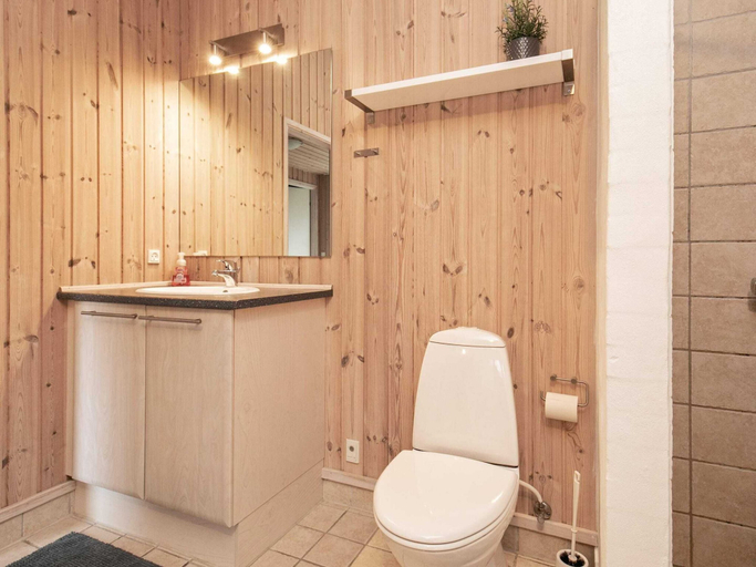 Bathroom 3, 4 Star Holiday Home in Albaek, Frederikshavn